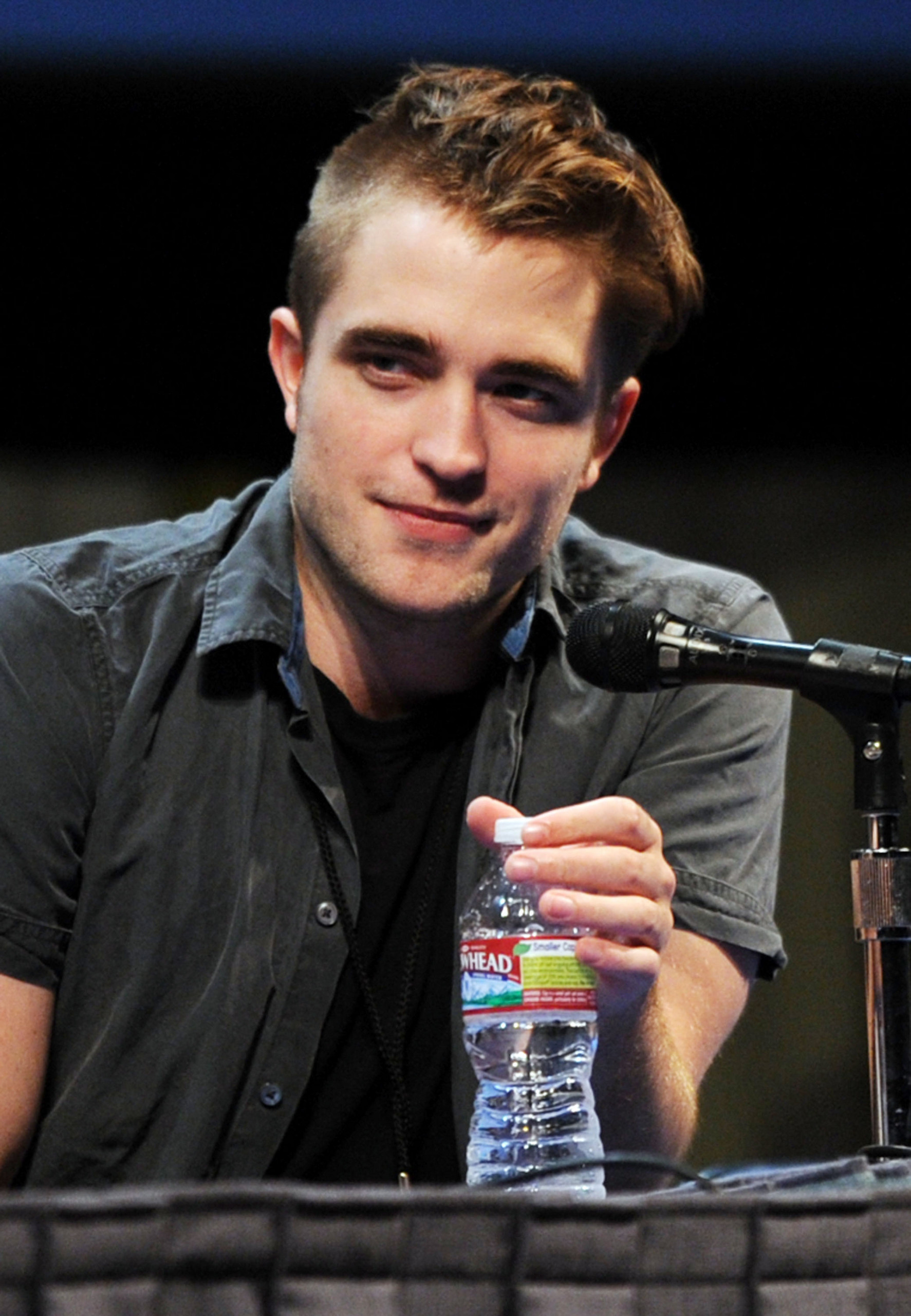 Comic-Con-2011-Breaking-Dawn-Part-1-HQ-robert-pattinson-23926831-1773-2560