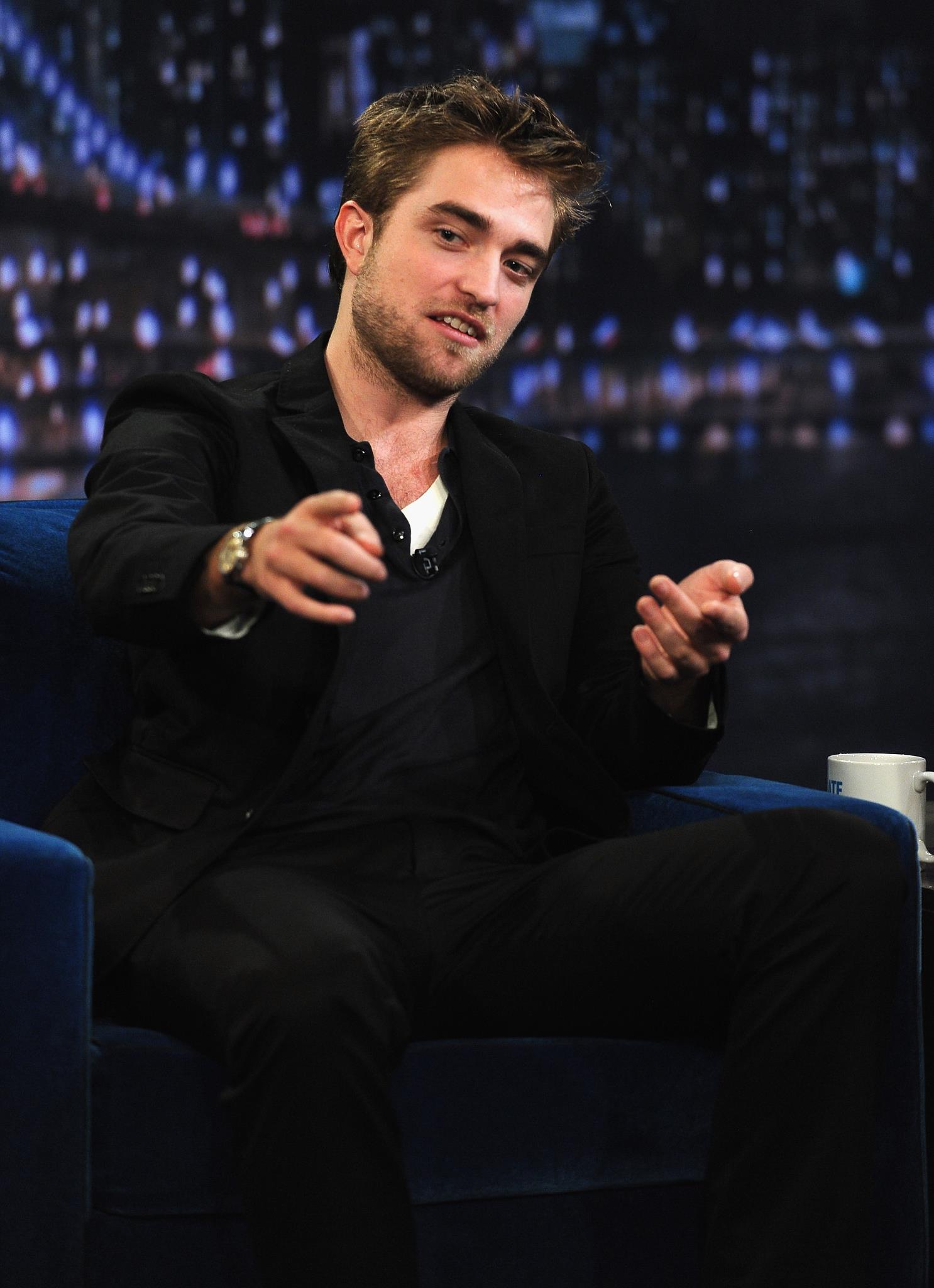 Jimmy-Fallon-show-robert-pattinson-26732062-1486-2048