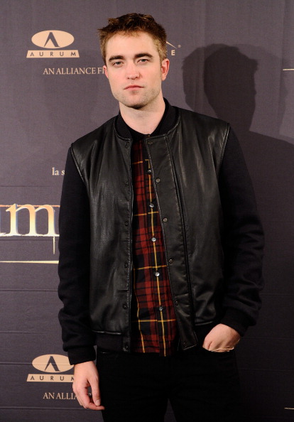 156438219-robert-pattinson-attends-a-photocall-for-the-gettyimages